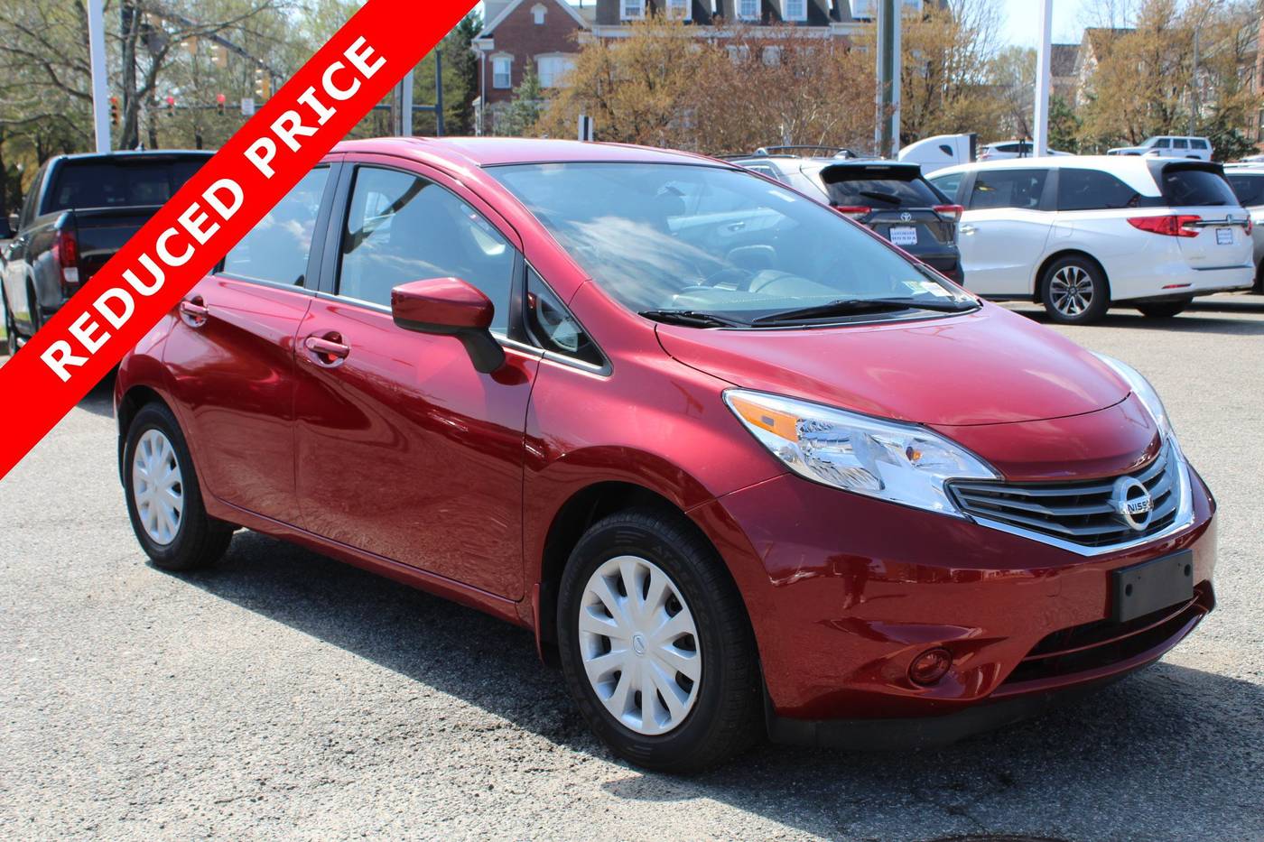 2015 Nissan Versa 1.6 SV — Hatchback — 107,572 mi — Alexandria, VA