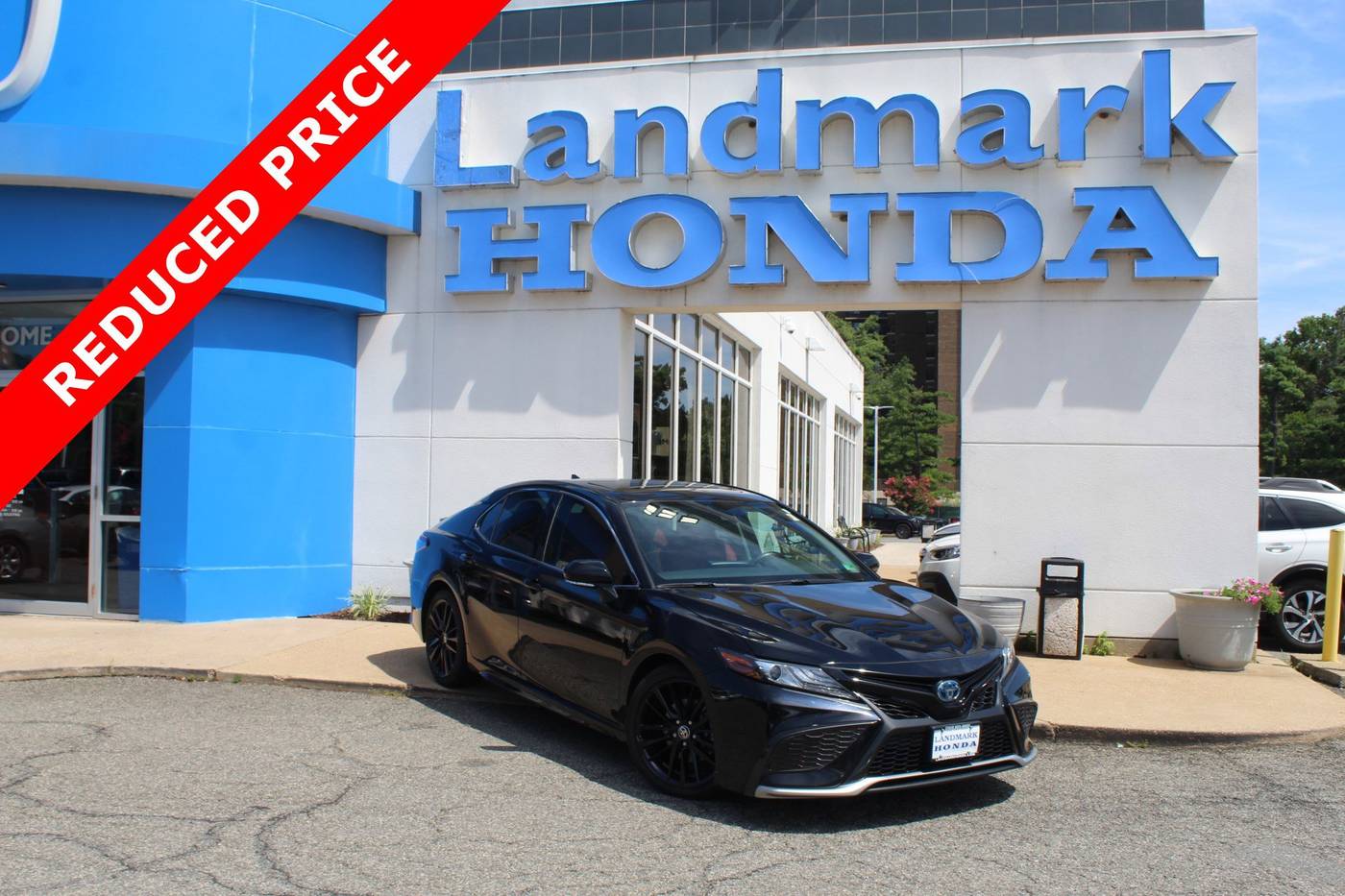 2022 Toyota Camry Hybrid XSE — Sedan — 53,940 mi — Alexandria, VA