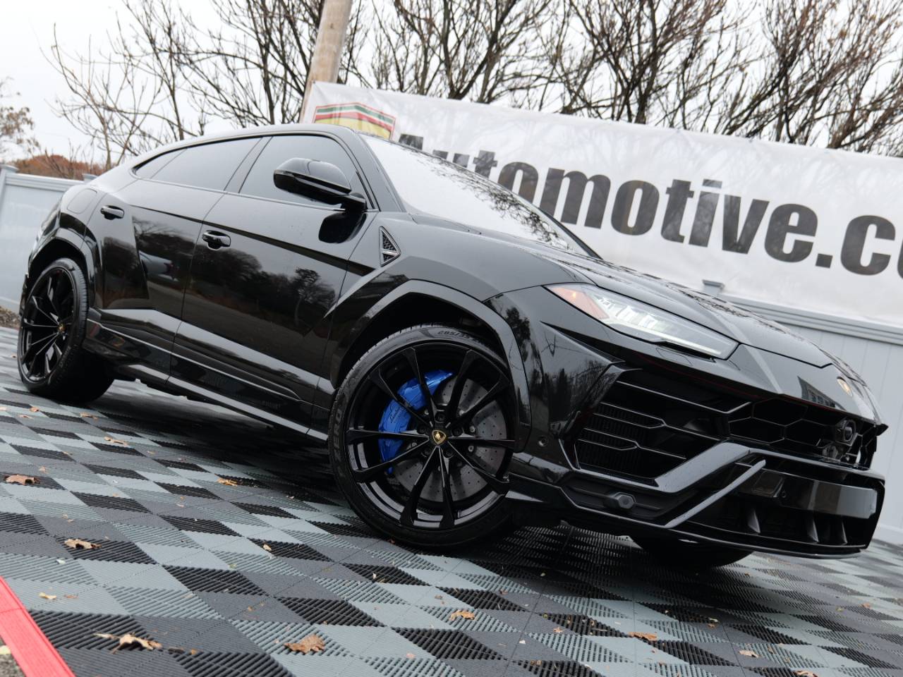 2021 Lamborghini Urus Standard