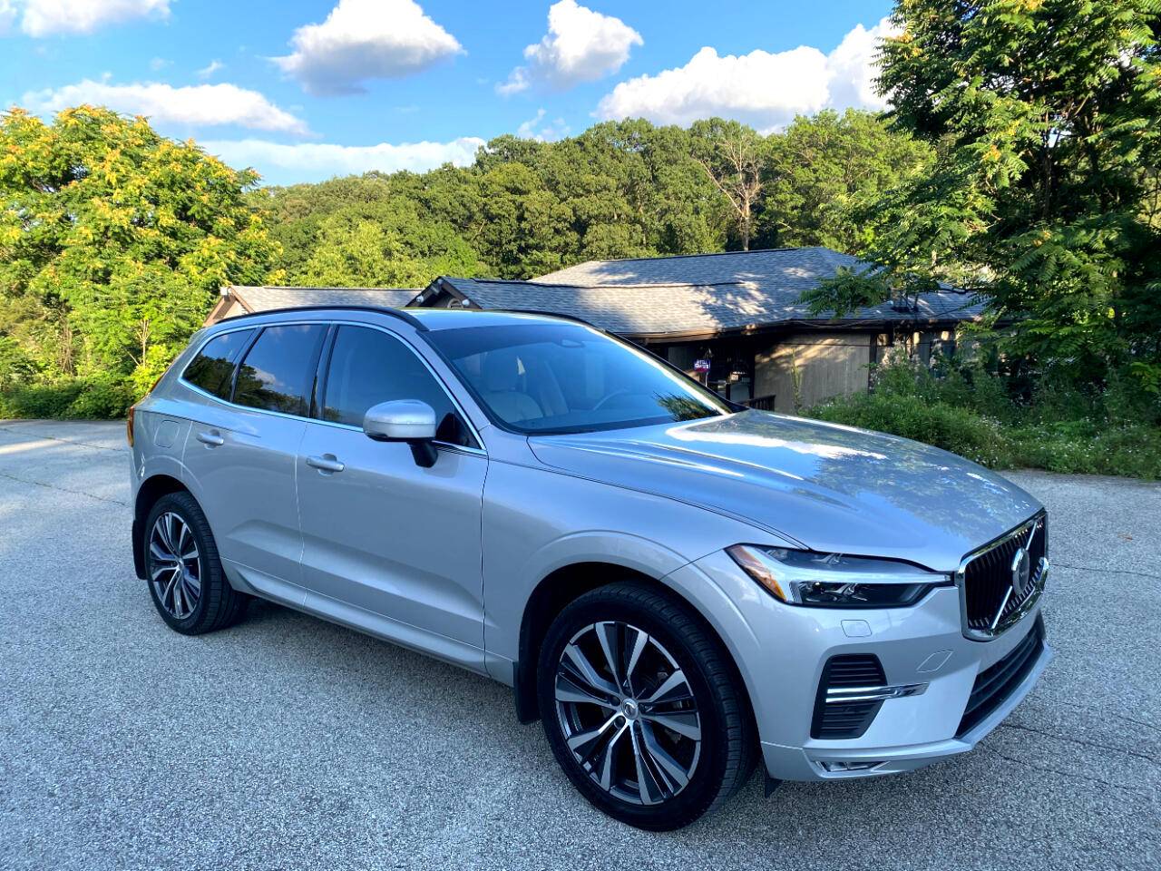 2022 Volvo XC60 Momentum — SUV — 27,246 mi — Pittsburgh, PA