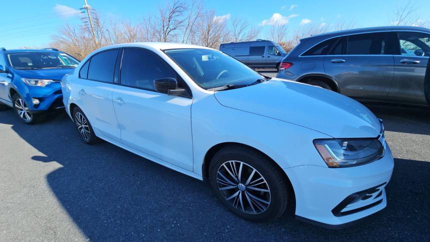 2018 Volkswagen Jetta 1.4T SE — Sedan — 50,735 mi — Pittsburgh, PA