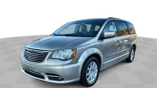 2015 Chrysler Town & Country Touring — Minivan — 102,235 mi — Torrington, CT