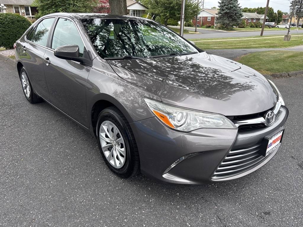 2017 Toyota Camry LE — Sedan — 31,844 mi — Allentown, PA
