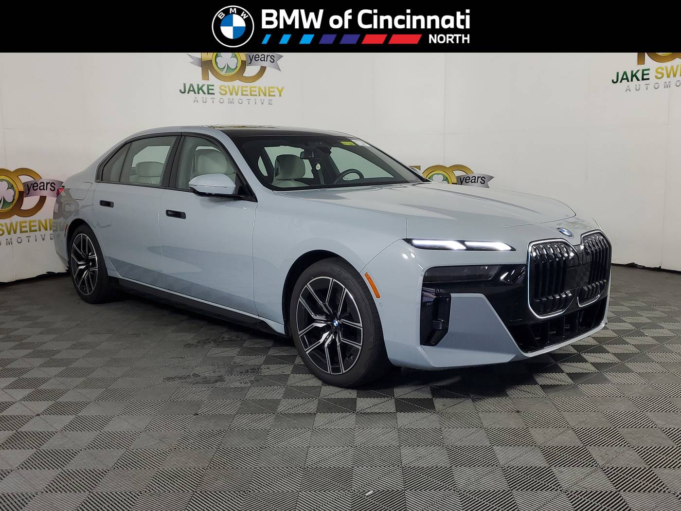 2025 BMW 7 Series 740i — Sedan — 9,555 mi — Cincinnati, OH