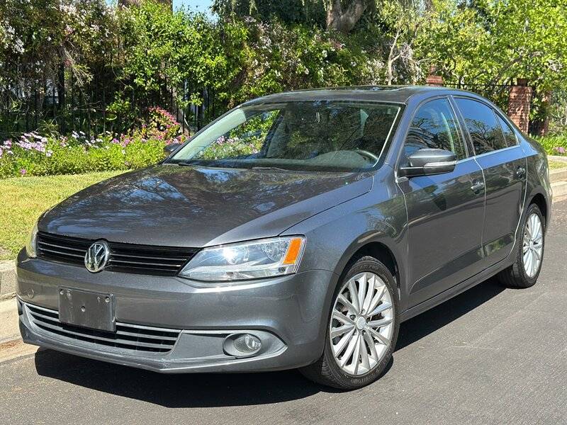 2011 Volkswagen Jetta SEL — Sedan — 119,000 mi — Valley Village, CA