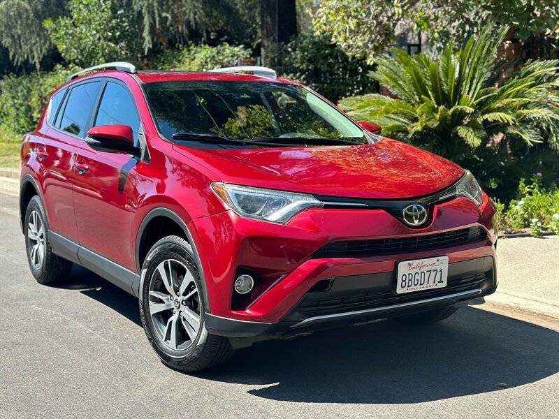 2018 Toyota RAV4 XLE — SUV — 99,000 mi — Valley Village, CA