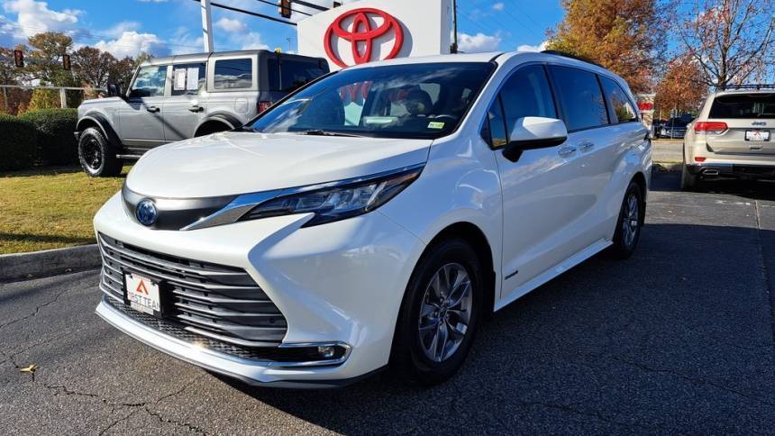 2021 Toyota Sienna XLE — Minivan — 59,230 mi — Chesapeake, VA