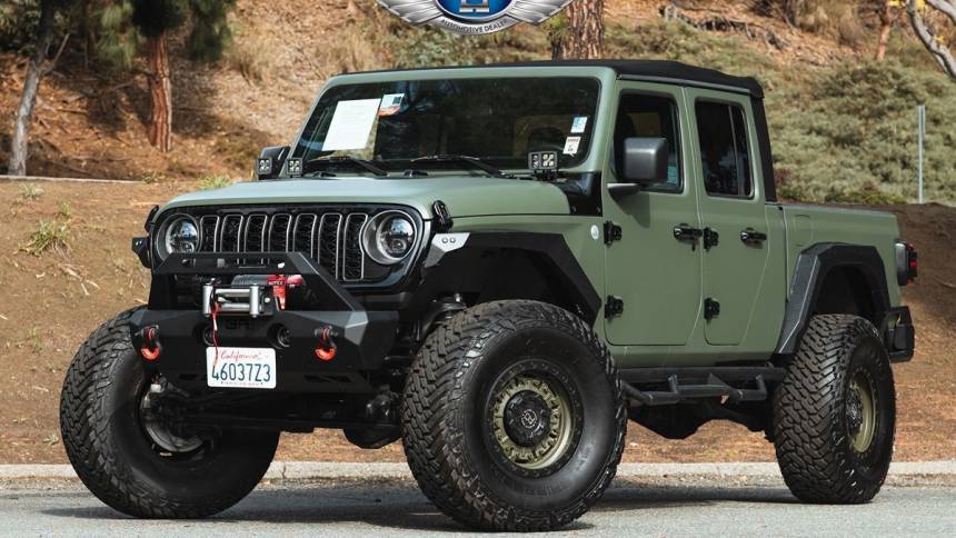 2020 Jeep Gladiator Sport S — Pickup Truck — 86,845 mi — Fullerton, CA