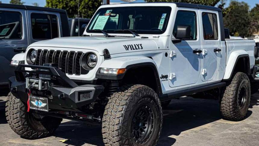 2021 Jeep Gladiator Willys — Pickup Truck — 39,982 mi — Fullerton, CA