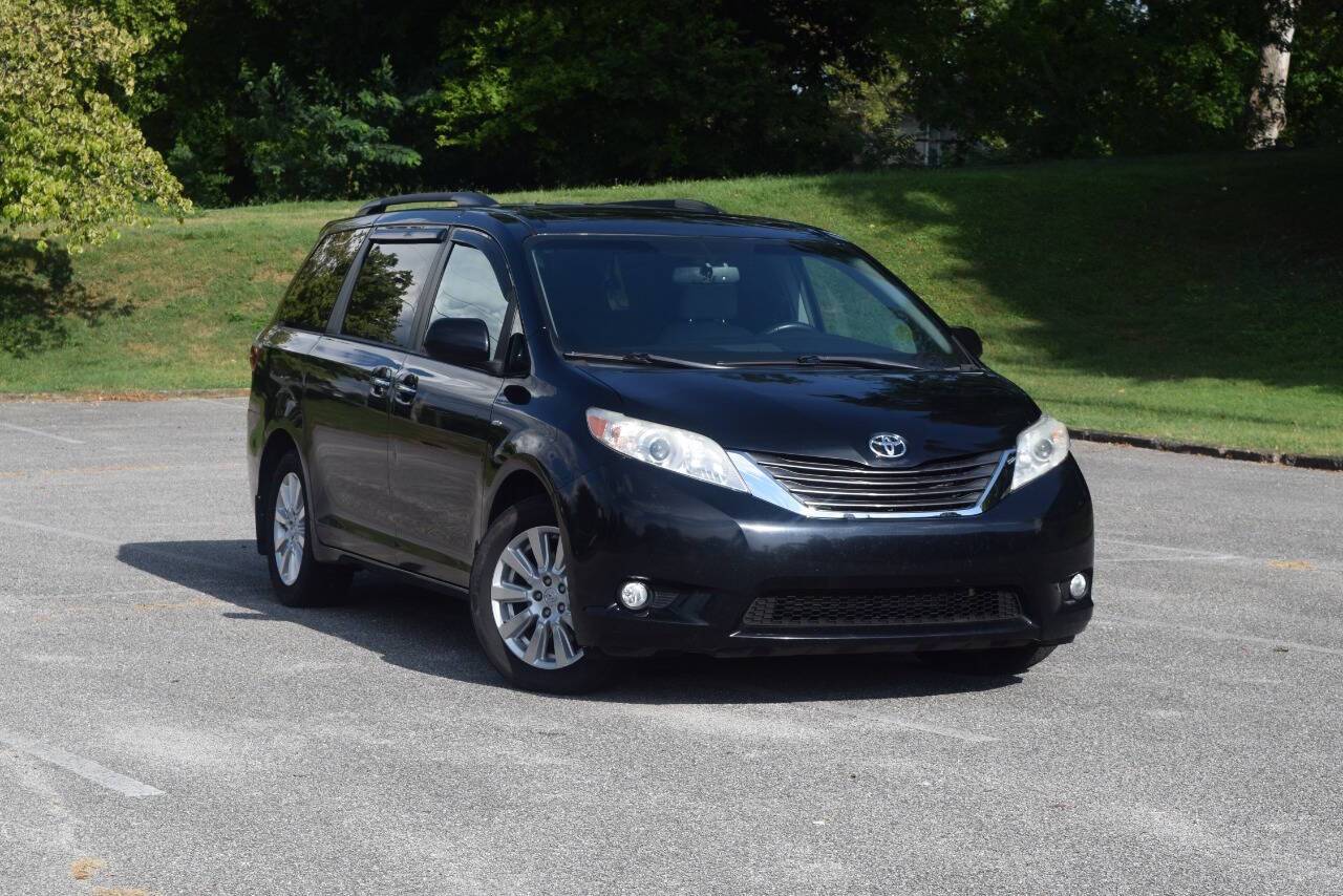 2017 Toyota Sienna XLE — Minivan — 134,380 mi — Knoxville, TN