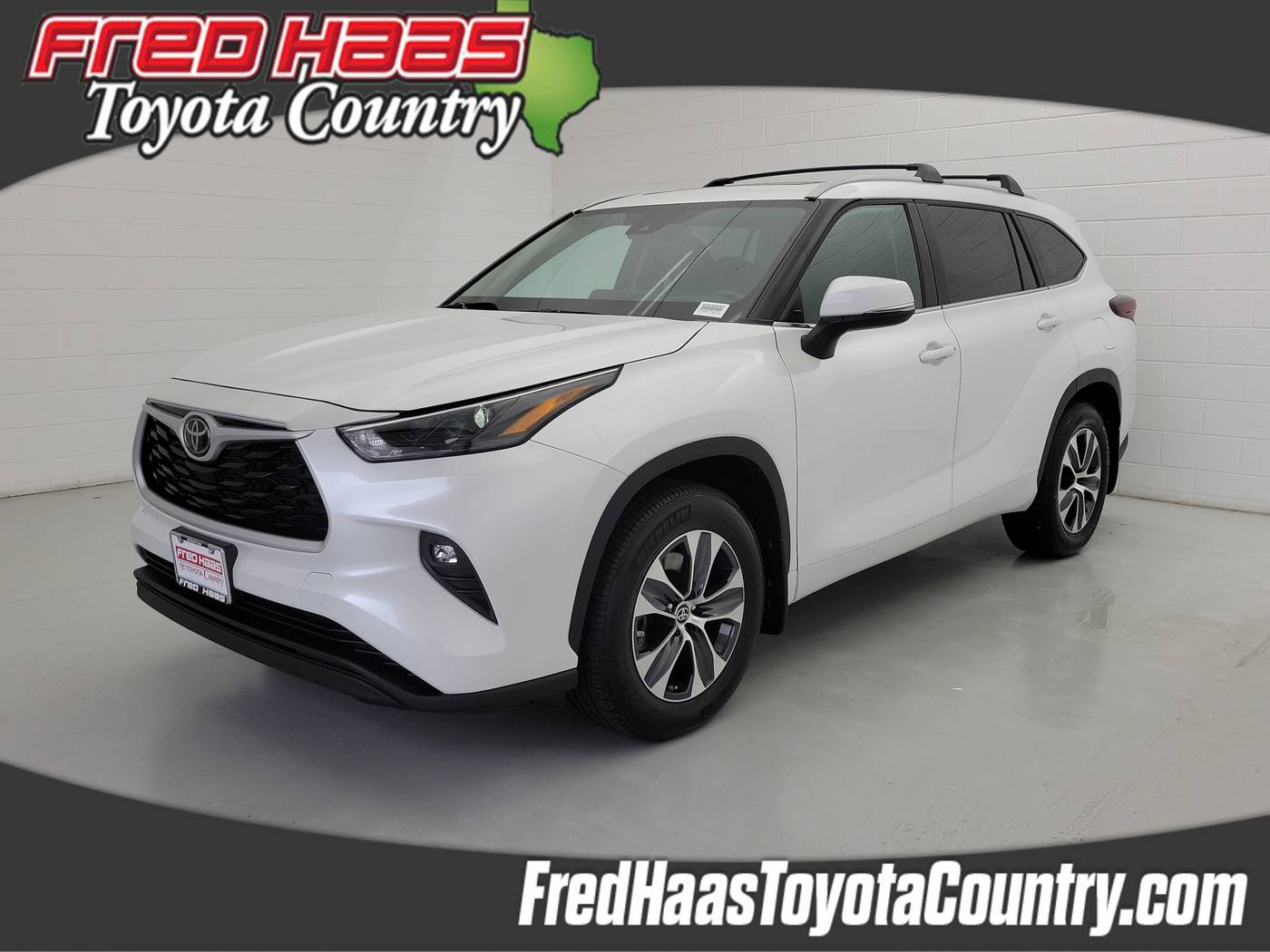 2024 Toyota Highlander XLE — SUV — 8,833 mi — Houston, TX