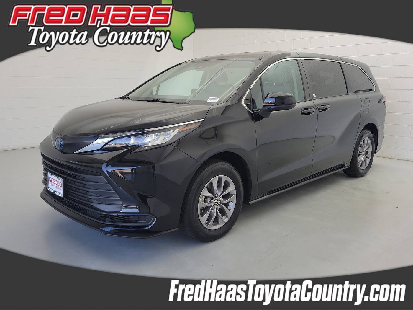2022 Toyota Sienna LE — Minivan — 32,651 mi — Houston, TX