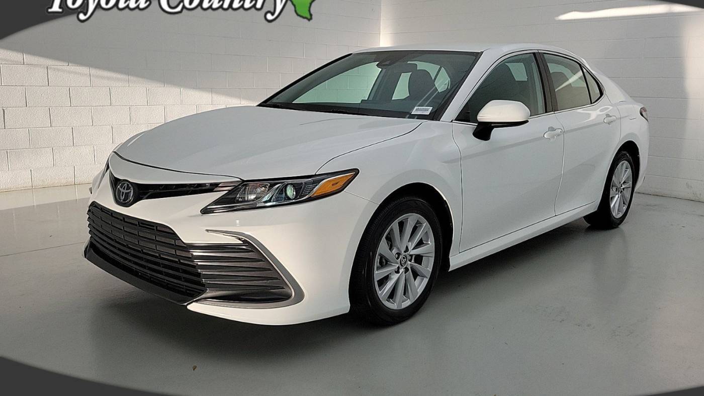 2024 Toyota Camry LE — Sedan — 28,588 mi — Houston, TX