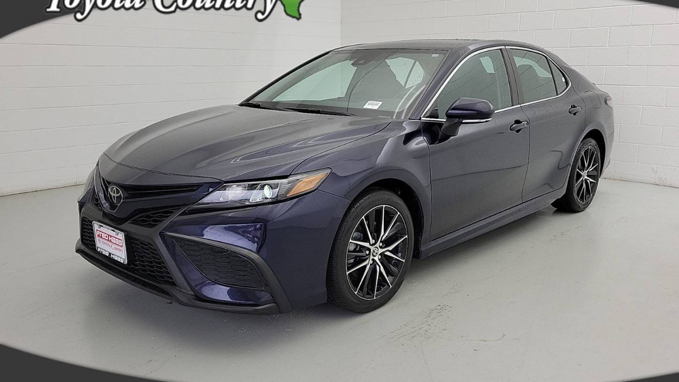 2022 Toyota Camry SE — Sedan — 57,682 mi — Houston, TX