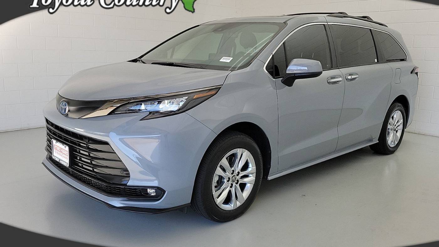 2023 Toyota Sienna Woodland Edition — Minivan — 20,944 mi — Houston, TX