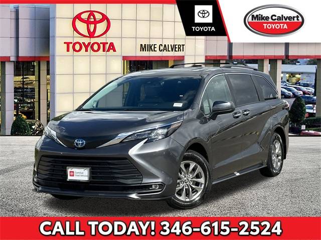 2025 Toyota Sienna XLE — Minivan — 8,054 mi — Houston, TX