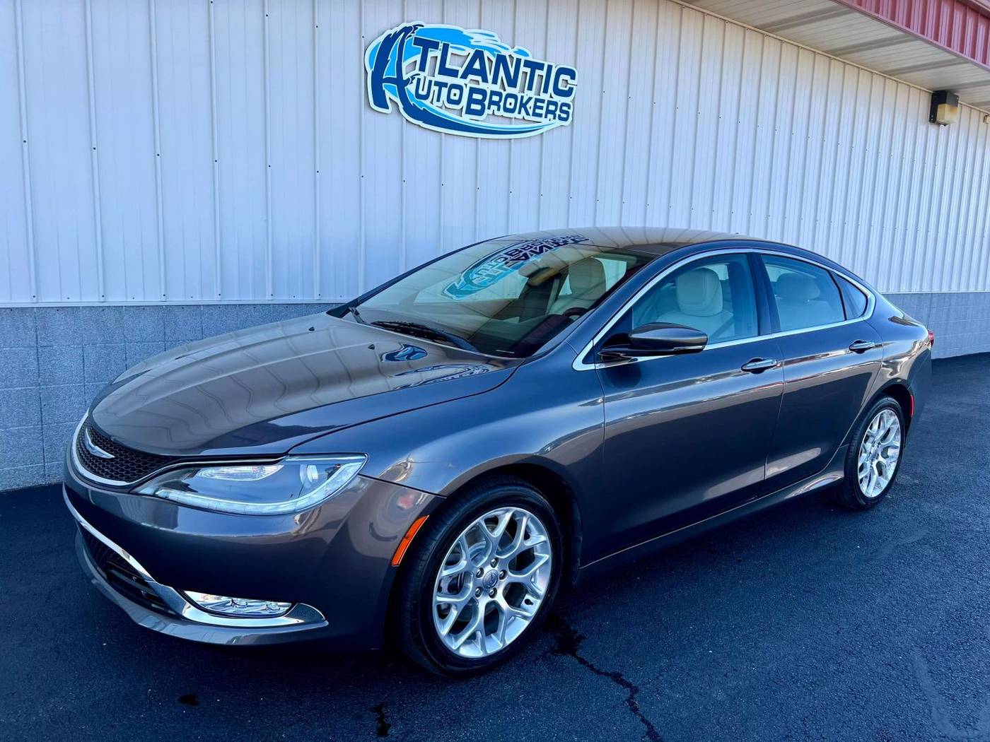 2016 Chrysler 200 C — Sedan — 41,986 mi — Harrington, DE