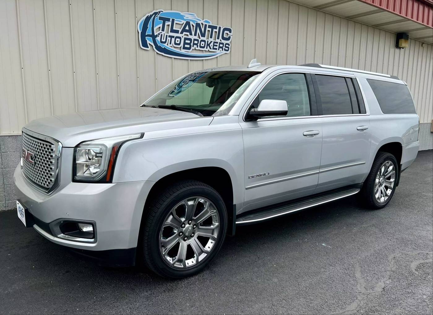 2016 GMC Yukon Denali — SUV — 102,653 mi — Harrington, DE