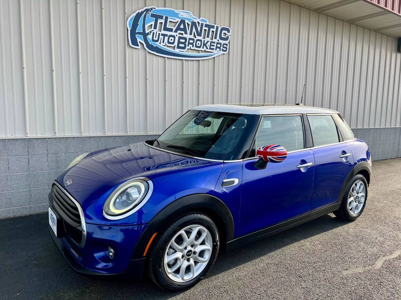2020 MINI Hardtop Cooper — Hatchback — 27,831 mi — Harrington, DE