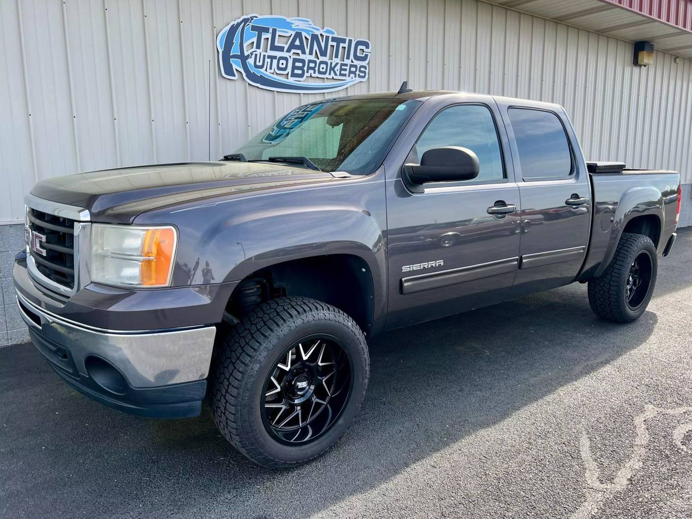 2010 GMC Sierra 1500 SLE — Pickup Truck — 132,456 mi — Harrington, DE