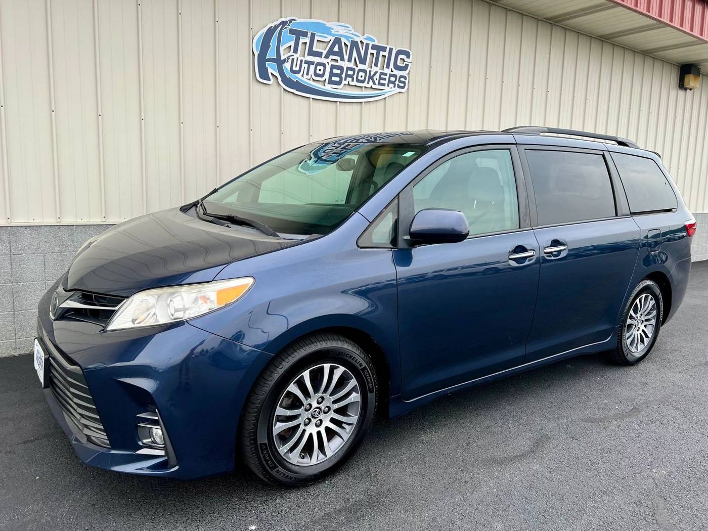 2019 Toyota Sienna XLE — Minivan — 59,828 mi — Harrington, DE