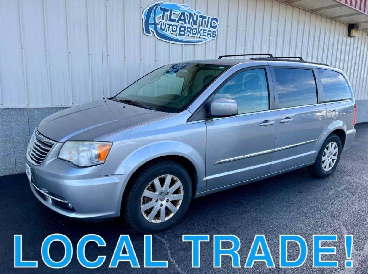 2014 Chrysler Town & Country Touring — Minivan — 82,146 mi — Harrington, DE