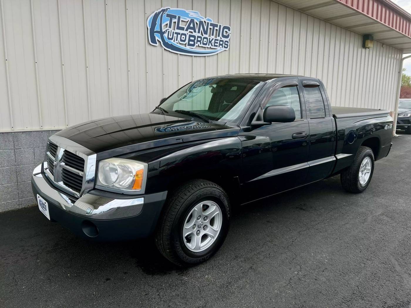 2005 Dodge Dakota SLT — Pickup Truck — 115,996 mi — Harrington, DE
