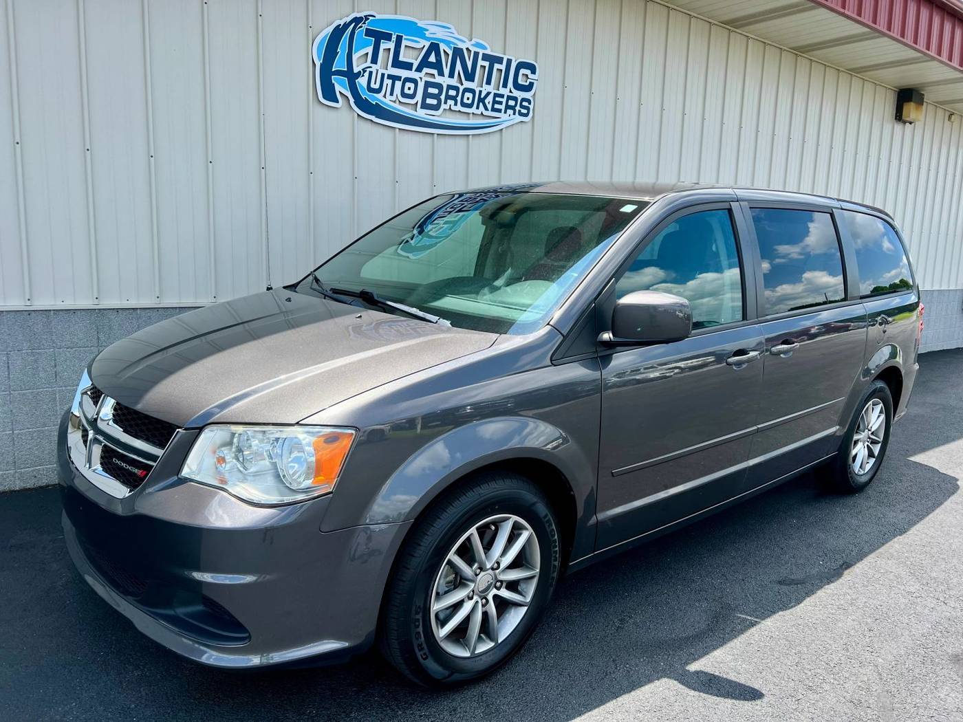 2015 Dodge Grand Caravan SE Plus — Minivan — 111,142 mi — Harrington, DE