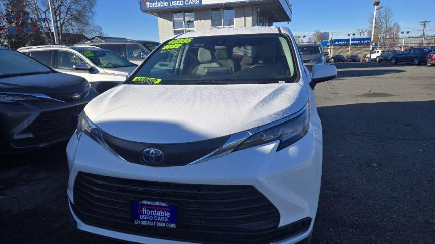 2022 Toyota Sienna LE — Minivan — 39,814 mi — Anchorage, AK