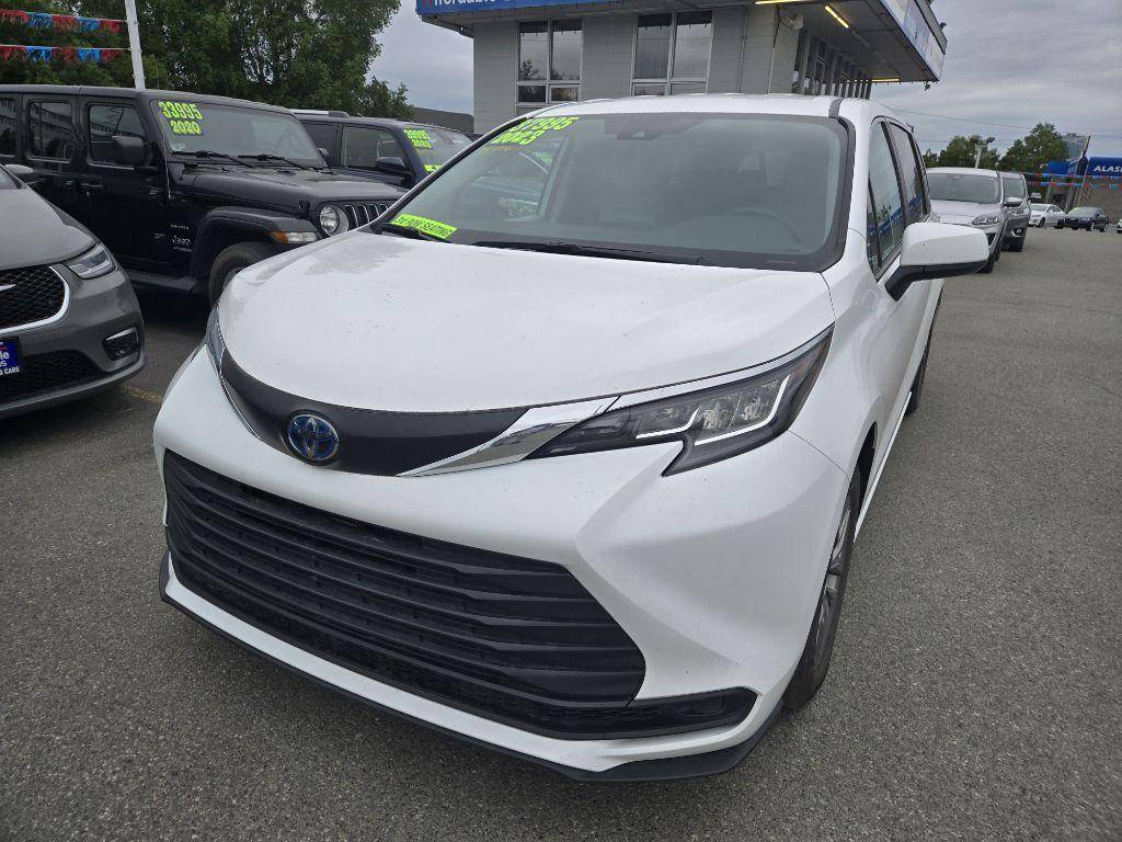 2023 Toyota Sienna LE — Minivan — 21,157 mi — Anchorage, AK