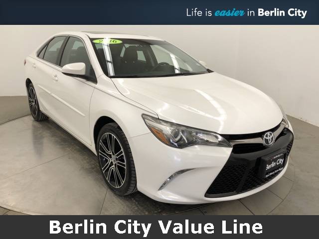 2016 Toyota Camry SE — Sedan — 44,200 mi — Gorham, NH
