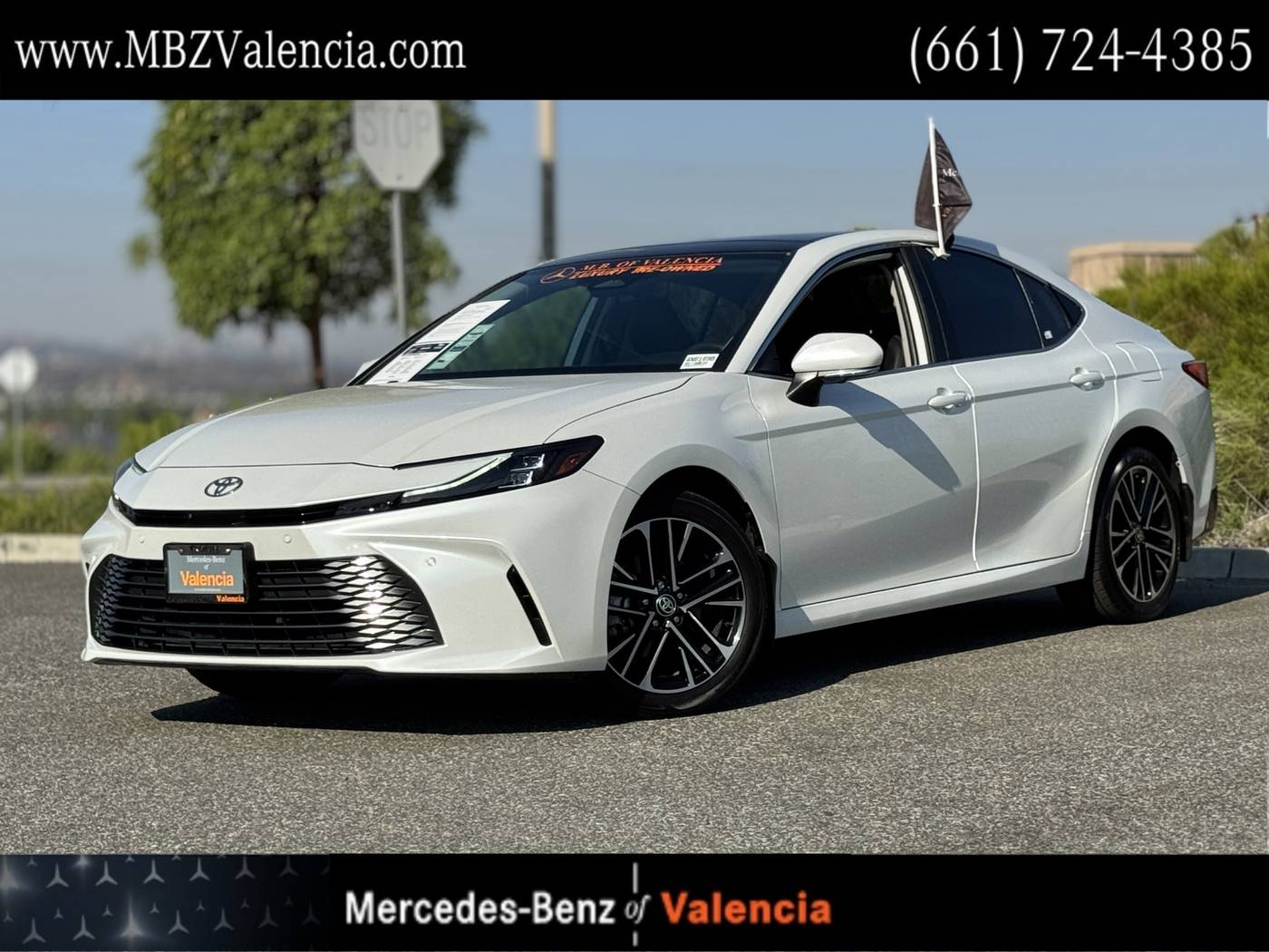 2025 Toyota Camry Hybrid XLE — Sedan — 16,390 mi — Valencia, CA