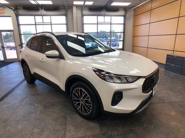 2023 Ford Escape Plug-In Hybrid — SUV — 15,432 mi — Des Moines, IA