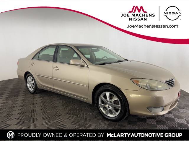 2005 Toyota Camry XLE V6 — Sedan — 220,580 mi — Columbia, MO