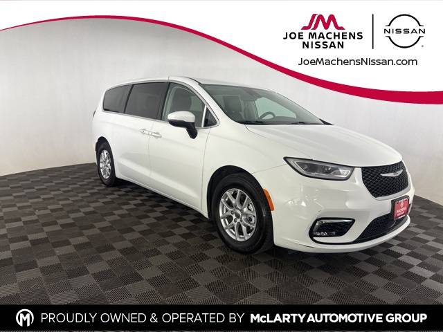 2023 Chrysler Pacifica Touring L — Minivan — 62,553 mi — Columbia, MO