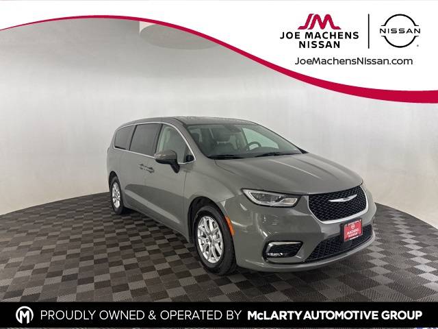2023 Chrysler Pacifica Touring L — Minivan — 65,576 mi — Columbia, MO