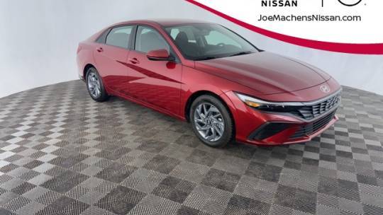 2024 Hyundai Elantra SEL — Sedan — 8,962 mi — Columbia, MO