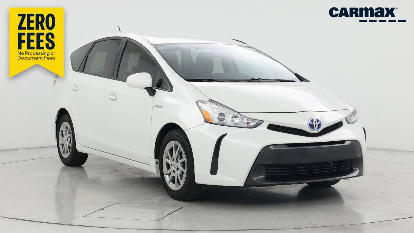 2015 Toyota Prius v Five