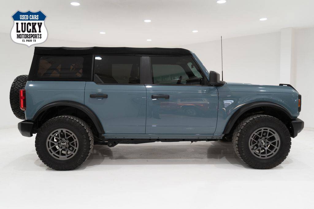 2022 Ford Bronco Base