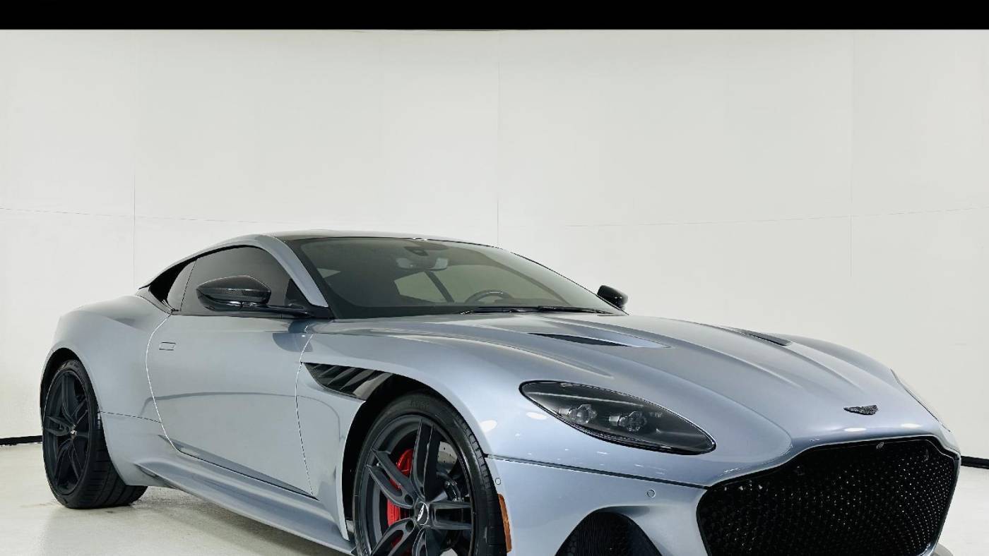 2020 Aston Martin DBS