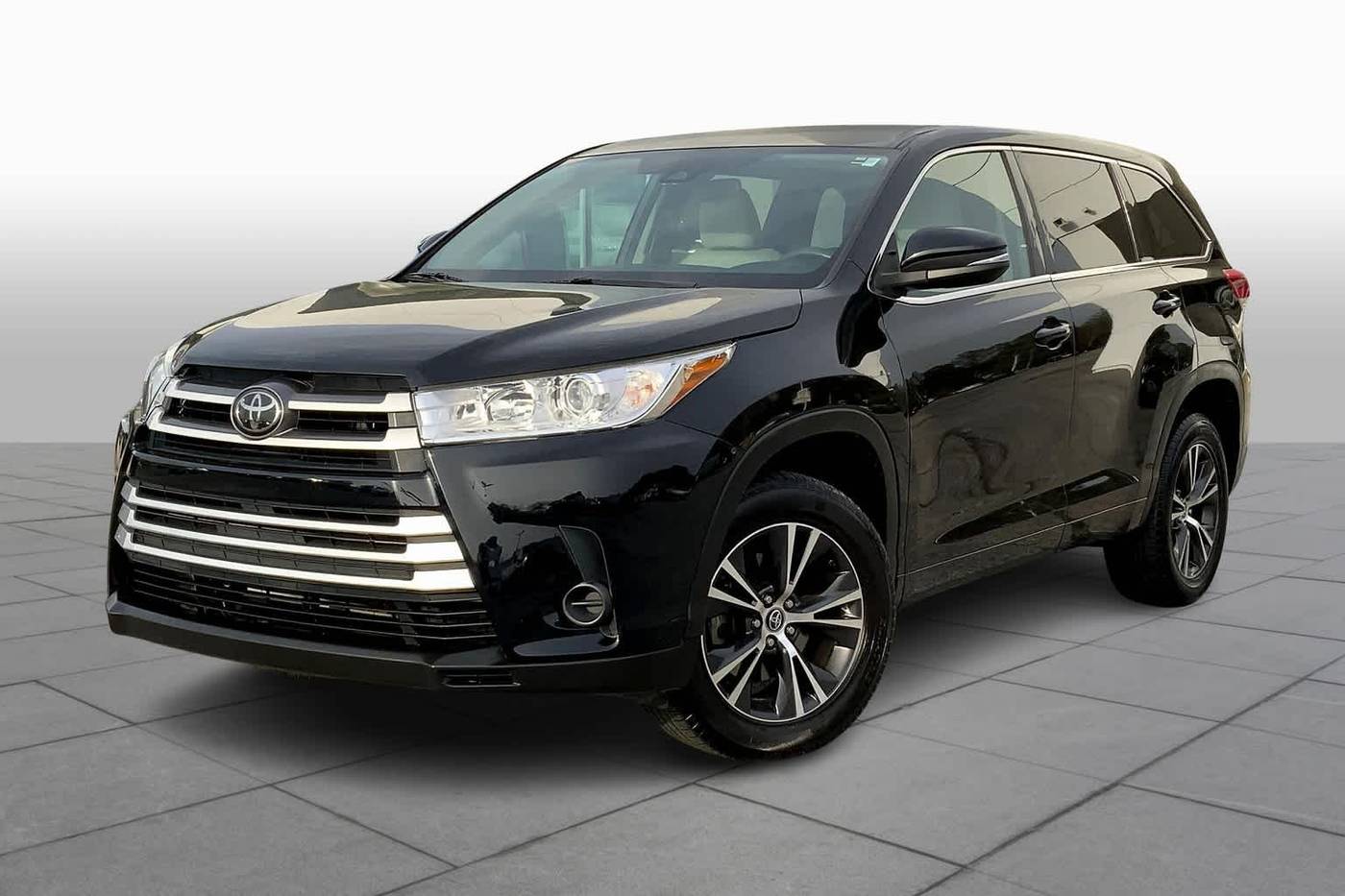 2018 Toyota Highlander LE V6 — SUV — 82,015 mi — Columbus, GA