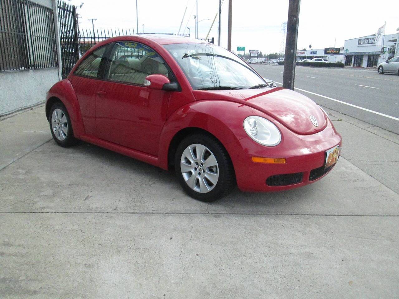 2010 Volkswagen New Beetle Base — Coupe — 48,685 mi — Sacramento, CA