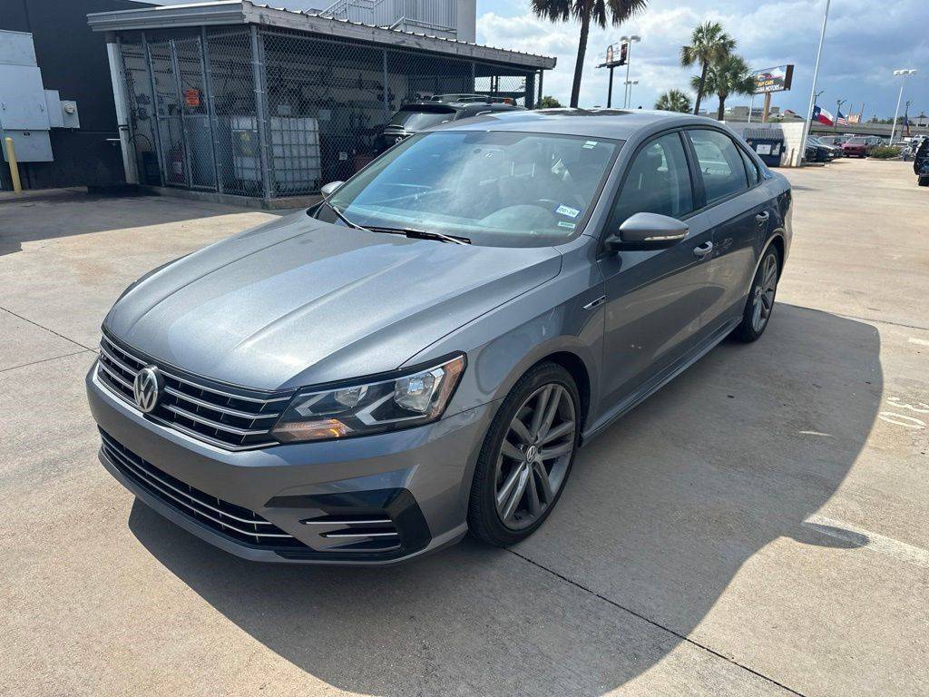 2018 Volkswagen Passat R-Line