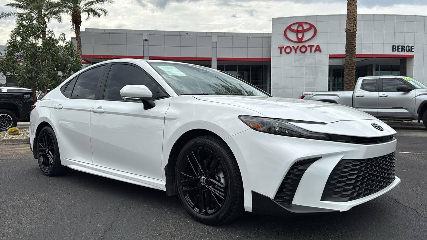 2025 Toyota Camry Hybrid SE — Sedan — 524 mi — Mesa, AZ