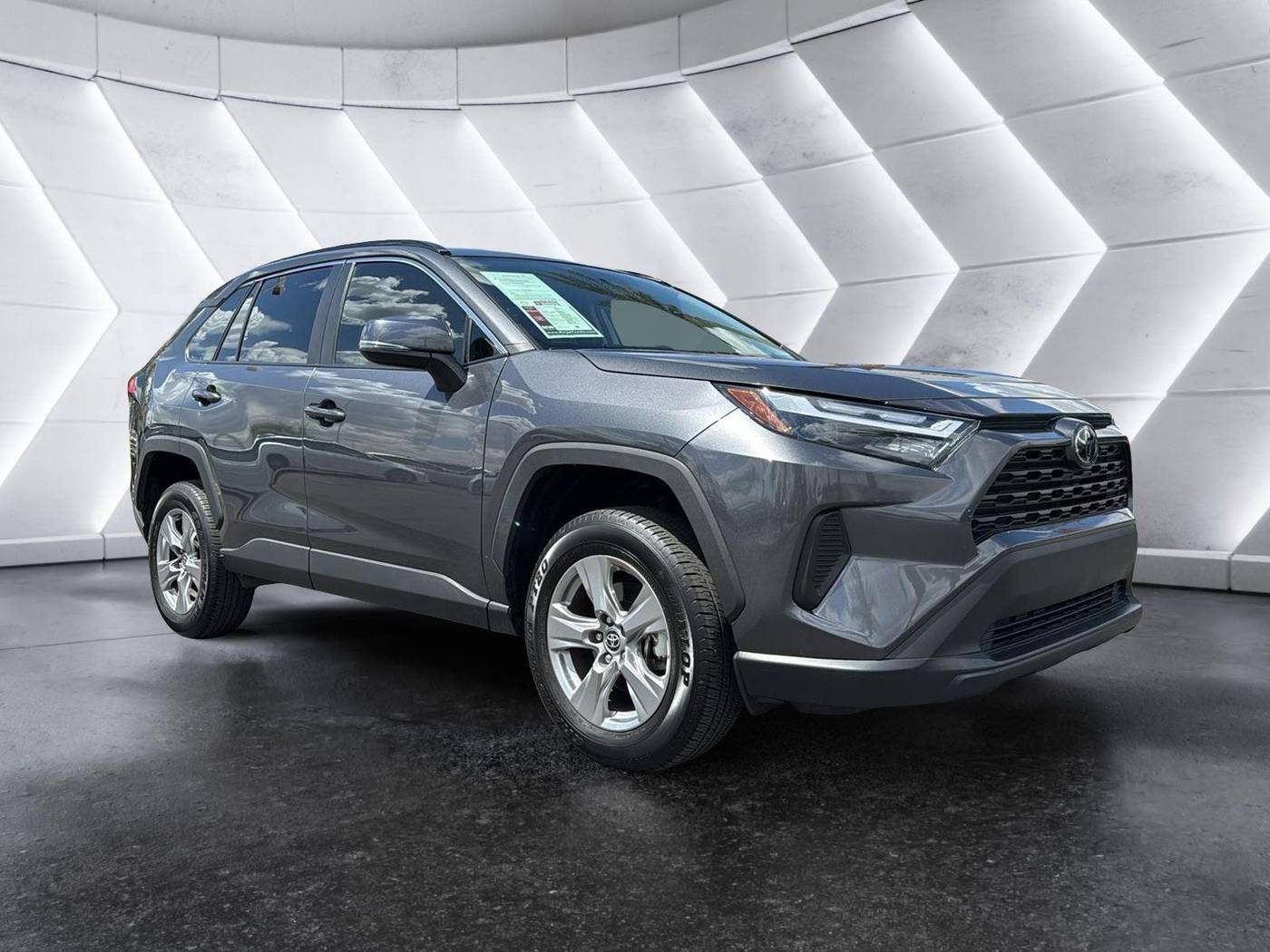 2024 Toyota RAV4 XLE — SUV — 13,904 mi — Mesa, AZ