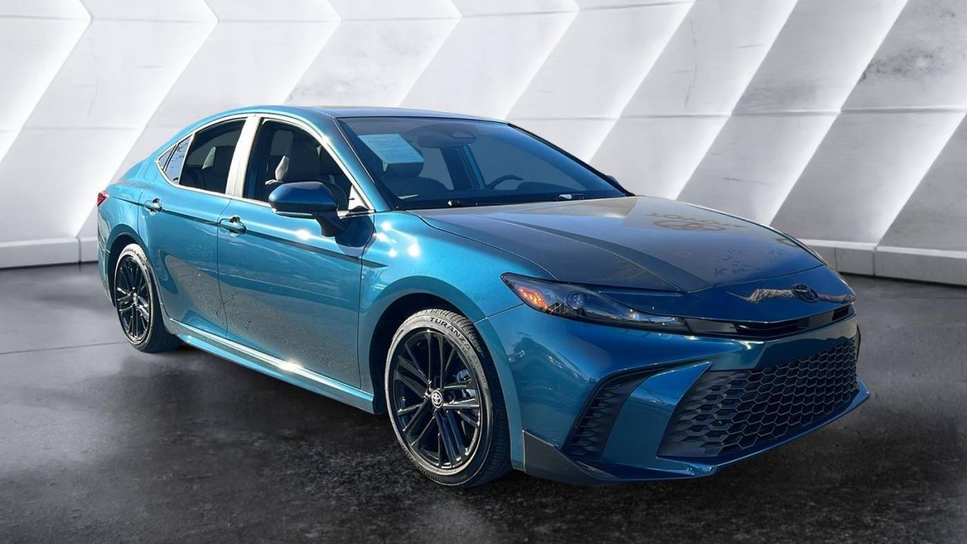 2025 Toyota Camry SE — Sedan — 4,761 mi — Mesa, AZ