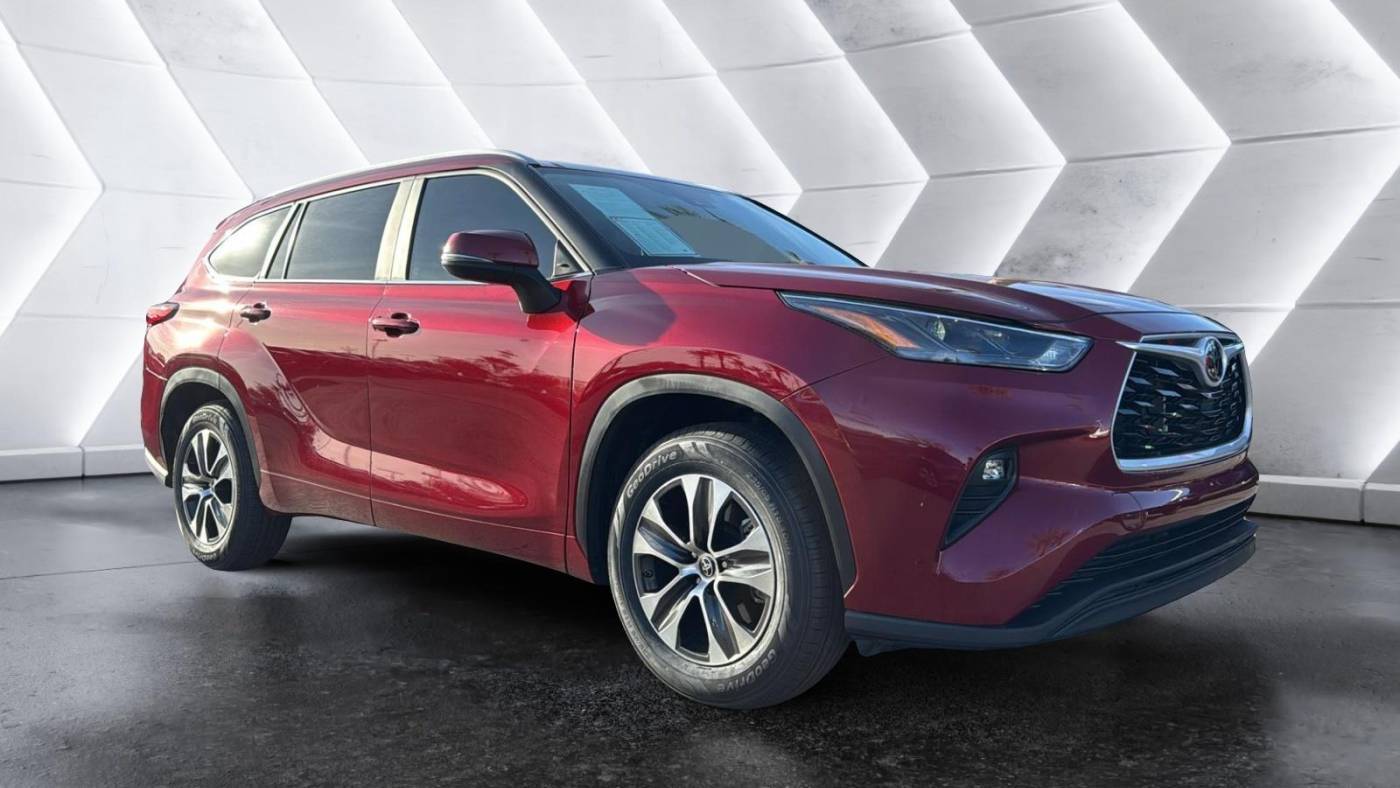 2023 Toyota Highlander XLE — SUV — 25,360 mi — Mesa, AZ