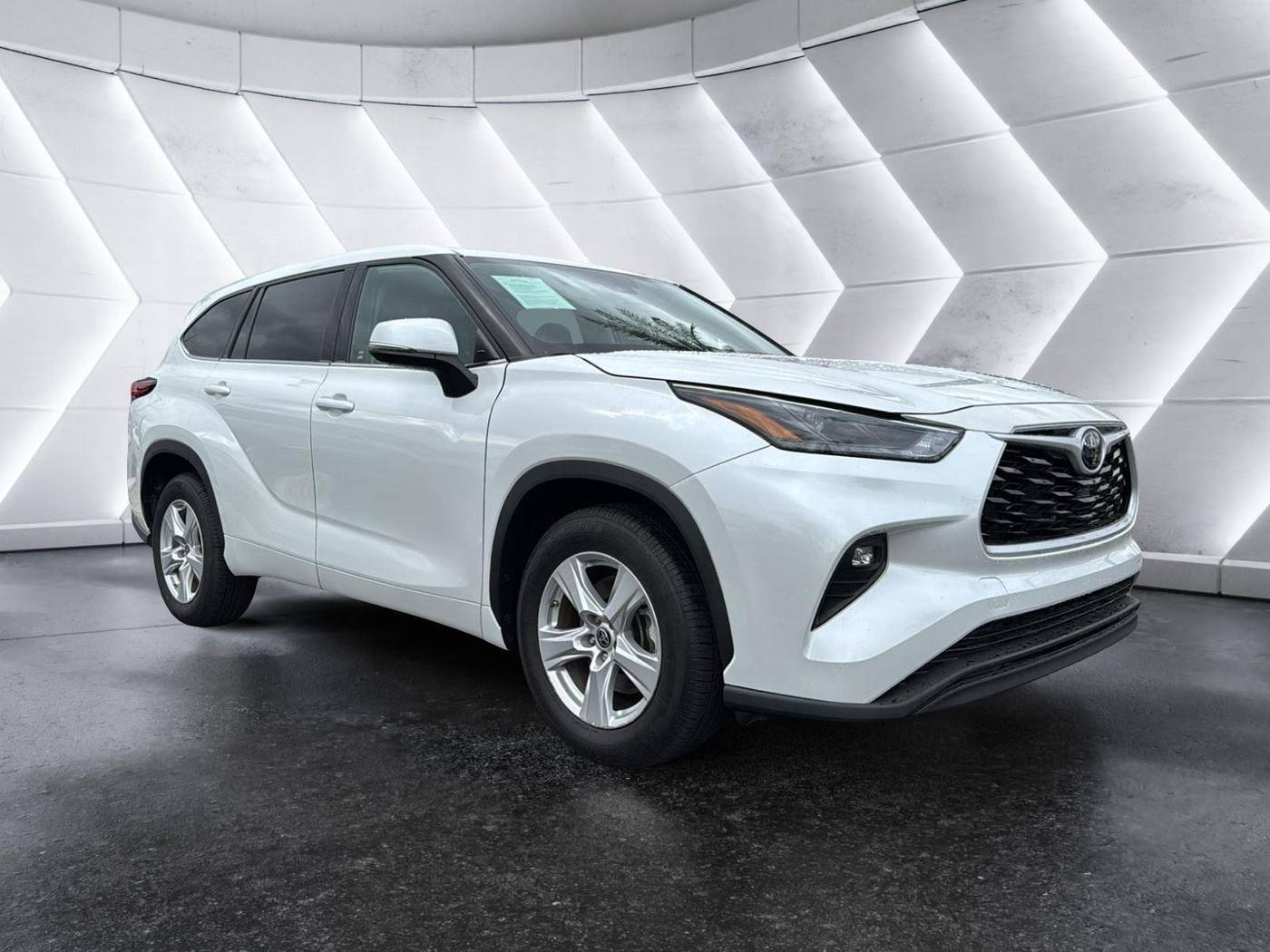 2022 Toyota Highlander LE — SUV — 45,078 mi — Mesa, AZ