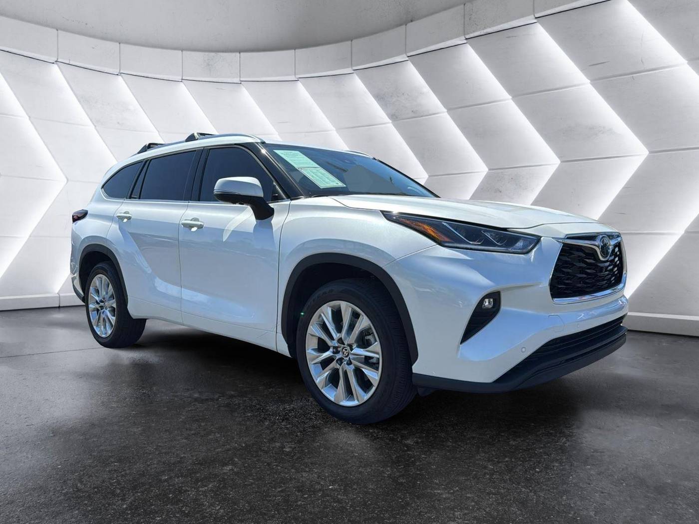 2024 Toyota Highlander Limited — SUV — 12,229 mi — Mesa, AZ
