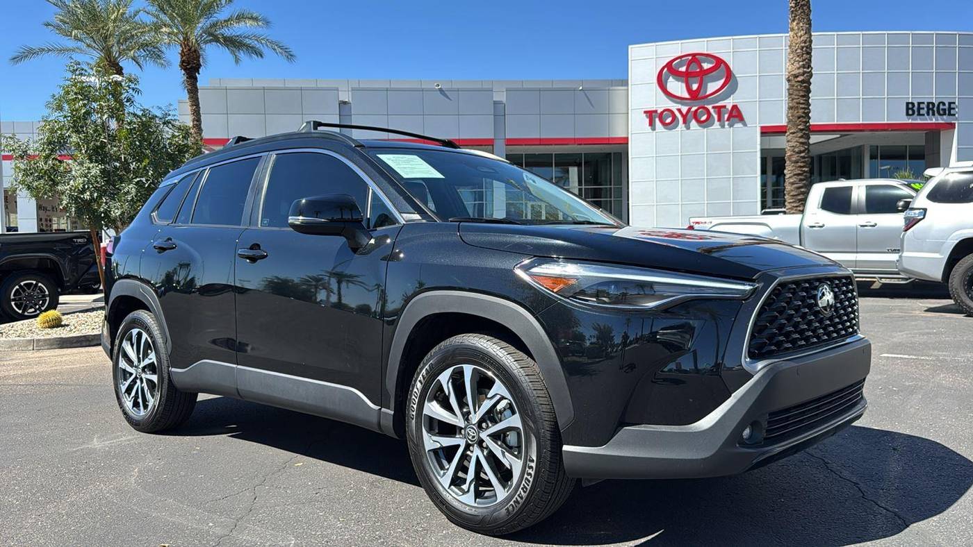 2025 Toyota Corolla Cross XLE — SUV — 5,543 mi — Mesa, AZ
